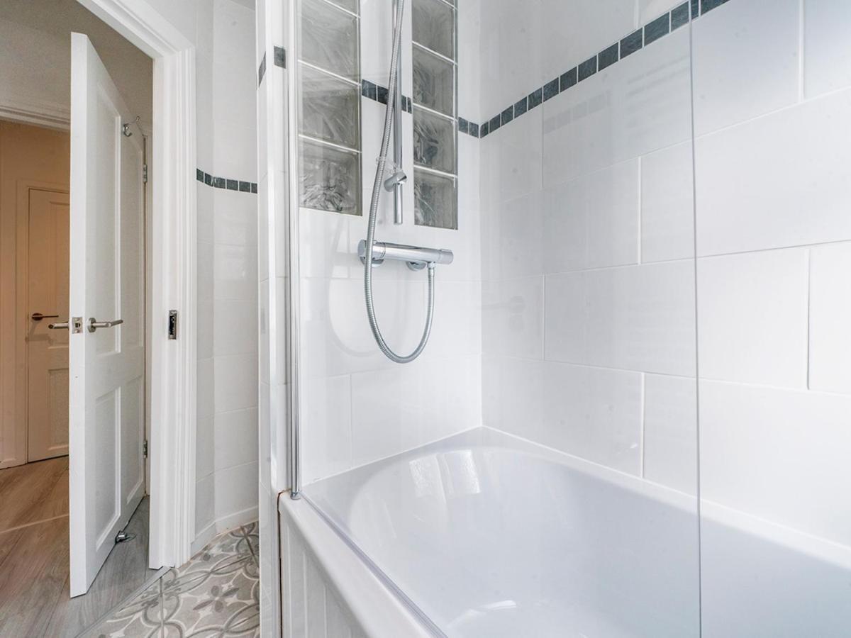 Pass The Keys - Bright & Airy 2Br 2Bath Apt In Perfect Location Belfast Eksteriør bilde